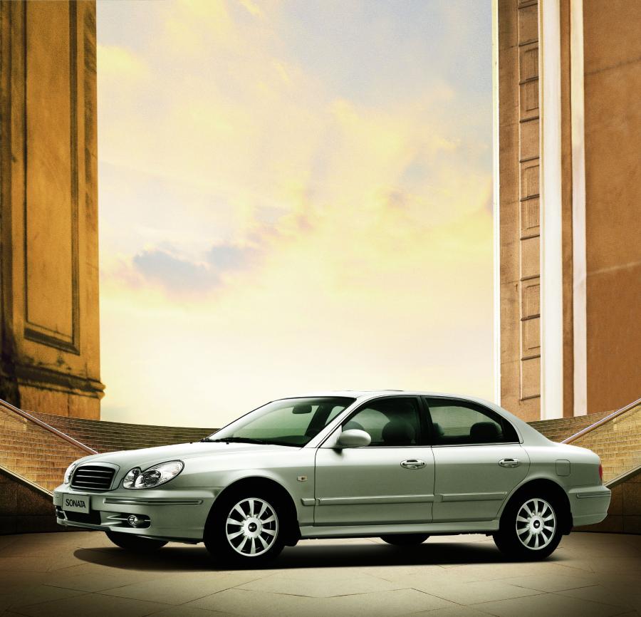  Hyundai Sonata 2004 года  (фото 23 из 58)
